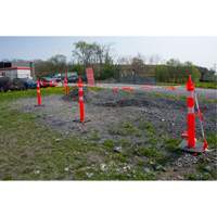 Poteau d&eacute;lin&eacute;ateur de qualit&eacute; sup&eacute;rieure, 42" h, Orange Equipex