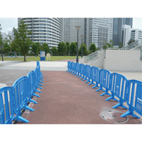 Minit Barricade, Interlocking, 49" L x 39" H, Green Equipex