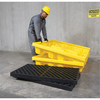 Ultra-Spill Pallet emboitable, 4 barils, Capacit&eacute; de d&eacute;versement 66 gal. US, 51" x 51" x 10" Equipex