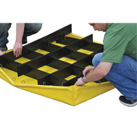 Ultra-Spill Pallet flexible, 4 barils, Capacit&eacute; de d&eacute;versement 66 gal. US, 48" x 48" x 7" Equipex