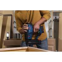 Brushless 18-Gauge Brad Nailer Kit with Standard Power Battery, 18 V, Lithium-Ion Equipex