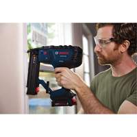 Brushless 18-Gauge Brad Nailer Kit with Standard Power Battery, 18 V, Lithium-Ion Equipex