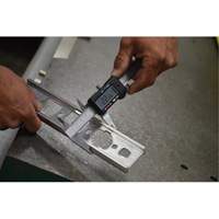 Pied &agrave; coulisse num&eacute;rique, R&eacute;solution de 0,0005" (0,01 mm), 0" - 6" (0 mm - 150 mm) gamme de mesure Equipex