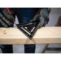 &eacute;querre de charpentier MACH-1 Smart Mark Johnny Square&reg; de 7-1/4 po avec fiole de niveau Equipex