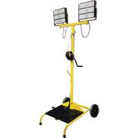 Chariot &agrave; lampe Beacon978 avec treuil, DEL, 150 W, 22500 lumens, Boîtier en Aluminium Equipex